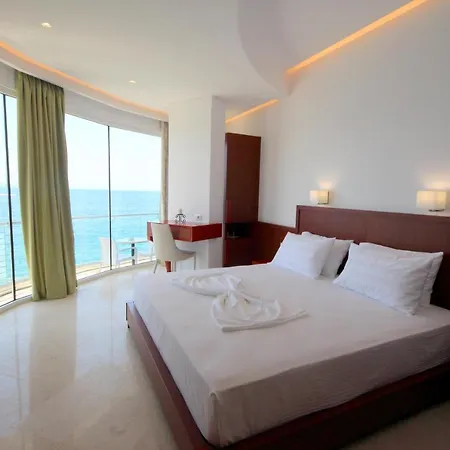 Delfini Hotel 3*