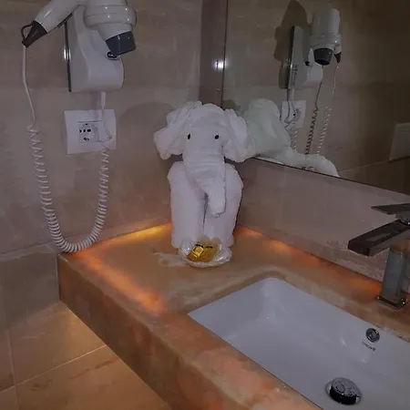 Hotel Delfini Sarandë
