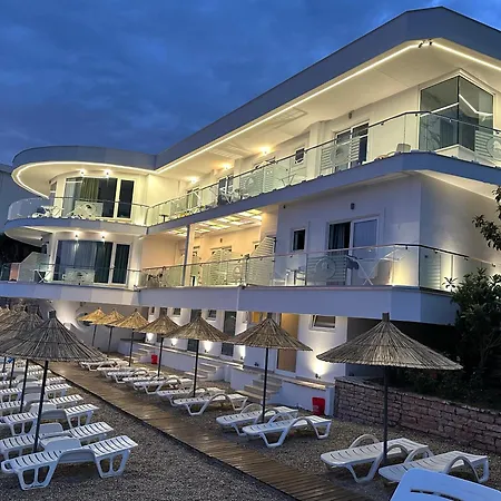 Delfini 3* Sarandë